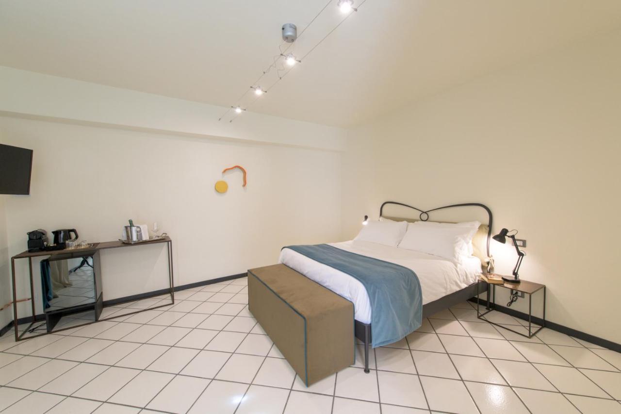 Palazzo Sertorio Suites Gavi Kültér fotó