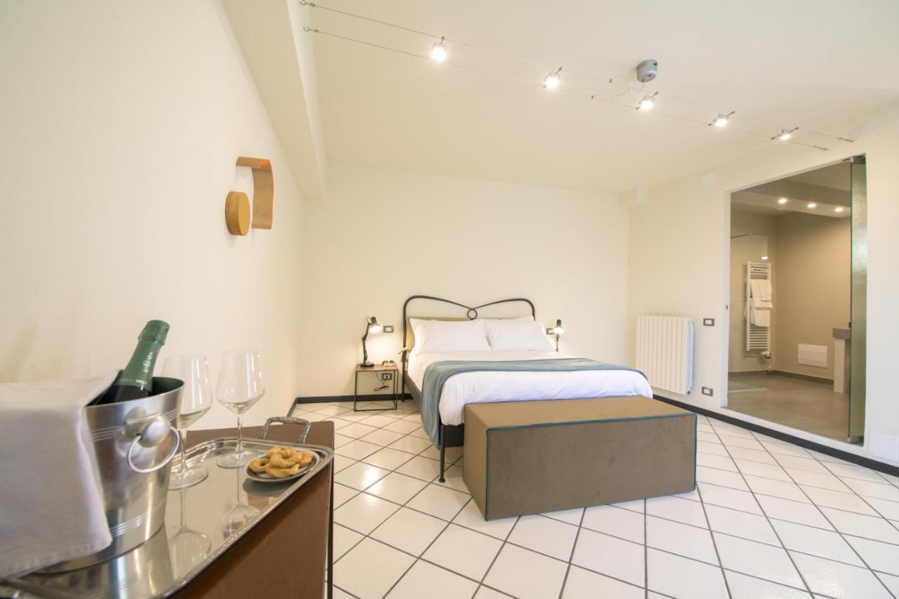 Palazzo Sertorio Suites Gavi Kültér fotó